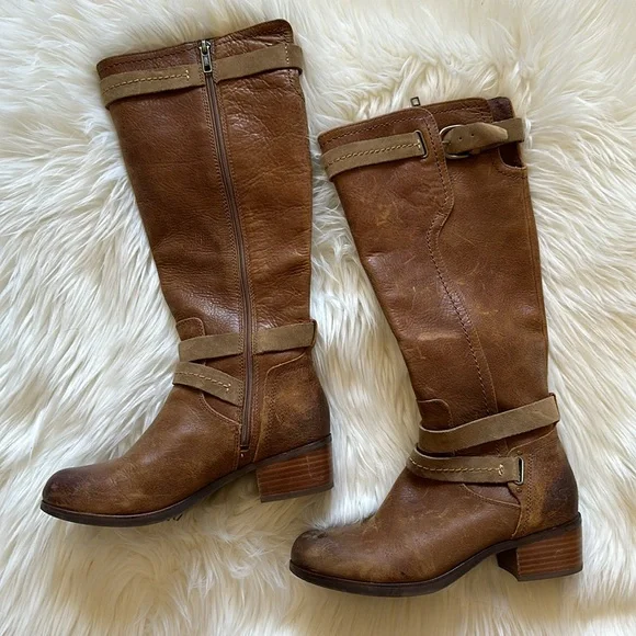 UGG Australia Darcie Boot in Chestnut - Picture 3 of 8